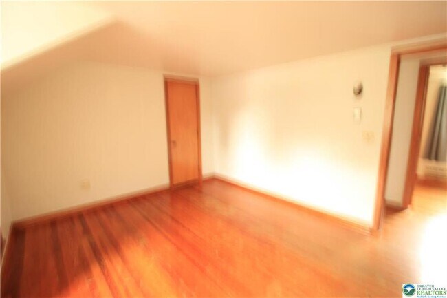Building Photo - 419 Diamond St