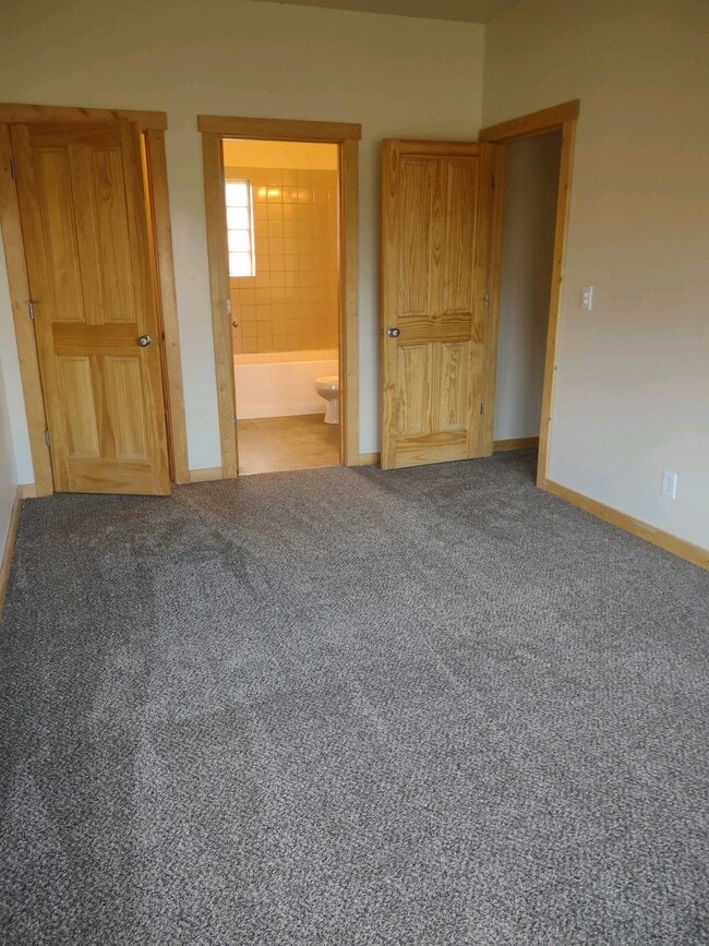 Building Photo - 155 Mulligan Ln