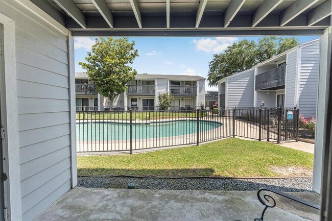 Building Photo - 13151 Walden Rd
