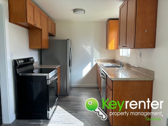 Building Photo - Recently Renovated Tacoma Home