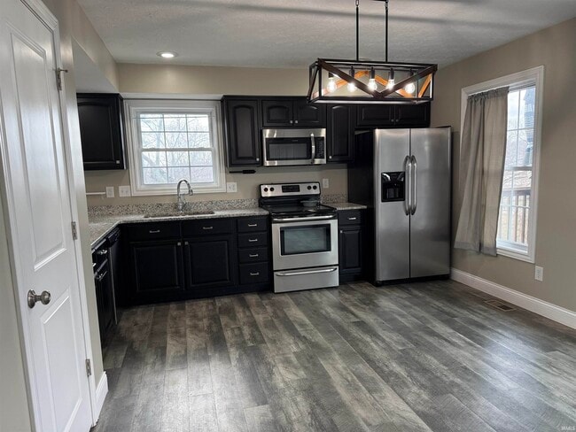 Building Photo - 2320 S Samuel Ln