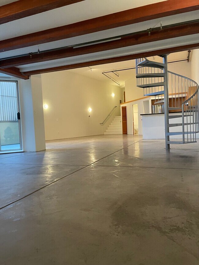 Building Photo - Mariposa Street 1020