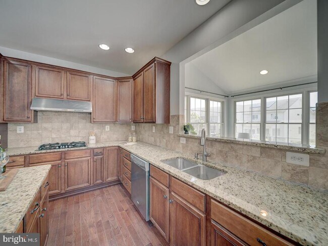 Building Photo - 43320 Barnstead Dr
