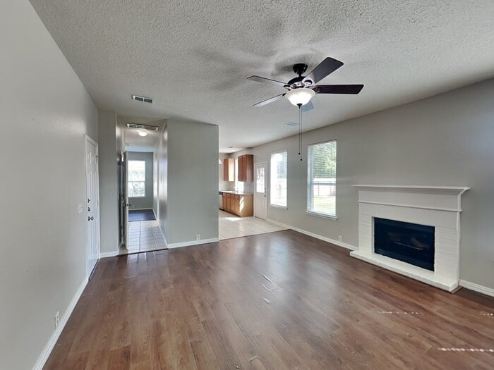 Building Photo - 18810 Woodglen Shadows Dr