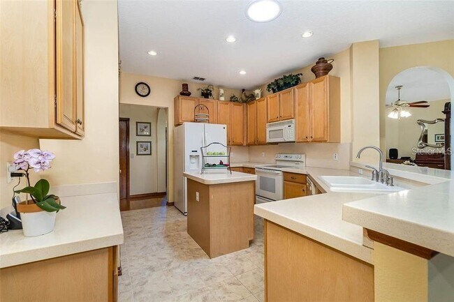 Building Photo - 10001 Highland Woods Ct