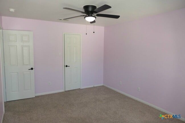 Building Photo - 413 Cattail Cir