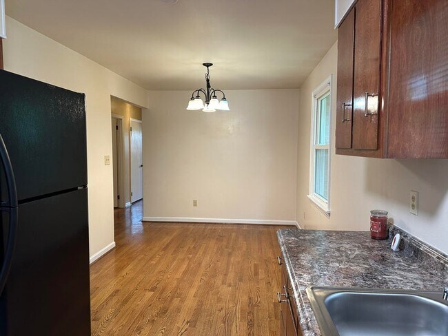 Kitchen - 6726 Jasmine Cir
