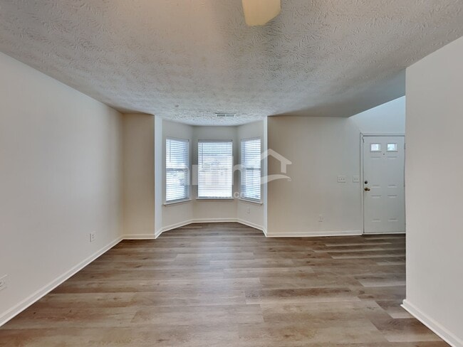 Building Photo - 2911 Water Lily Ct