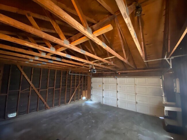 Building Photo - 3 Bedroom 2 Bath Home In Rosemont Open House Friday May 8th 4-4:30 PM