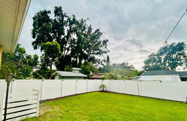 Building Photo - 6804 N Himes Ave