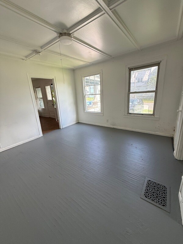 Building Photo - 402 Stone St
