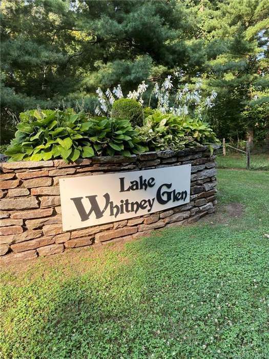 Building Photo - 365 Mather St