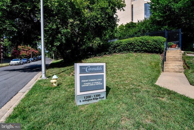 Building Photo - 1300 S Arlington Ridge Rd