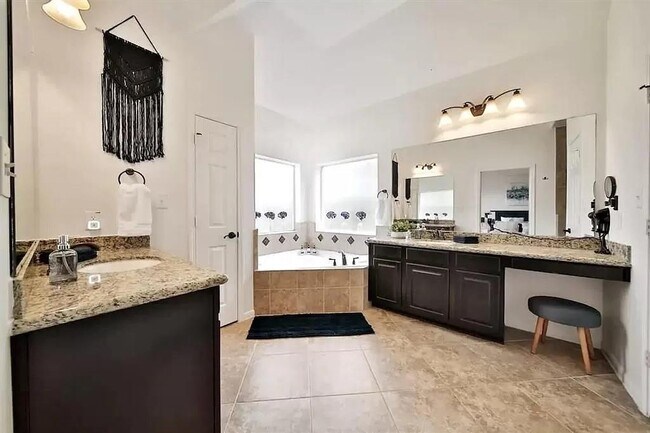 Building Photo - 8133 Tranquil Lake Way