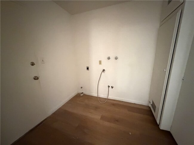 Building Photo - 2125 Rocky View Rd