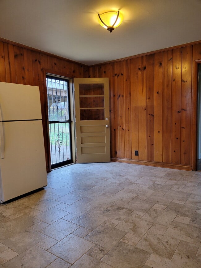 Building Photo - East Nashville 3 Bedroom Gem!