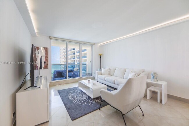 Building Photo - 2301 Collins Ave