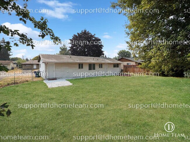 Building Photo - "Charming 4-Bed Retreat in Renton – Cozy Living, Prime Location!"