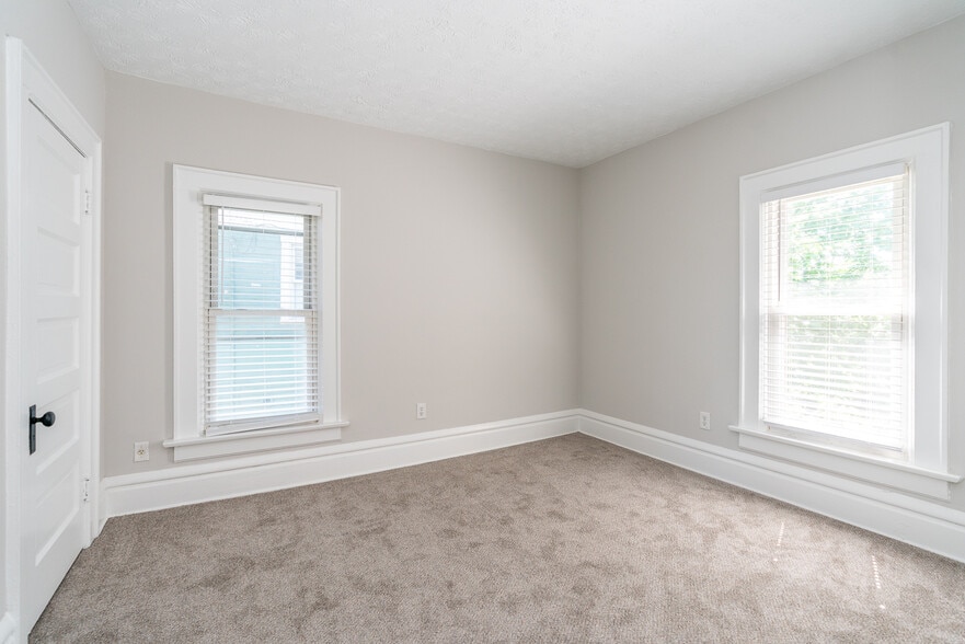 Bedroom 3 - 2435 Summit St