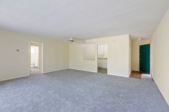 Building Photo - 8421 Lindley Ave