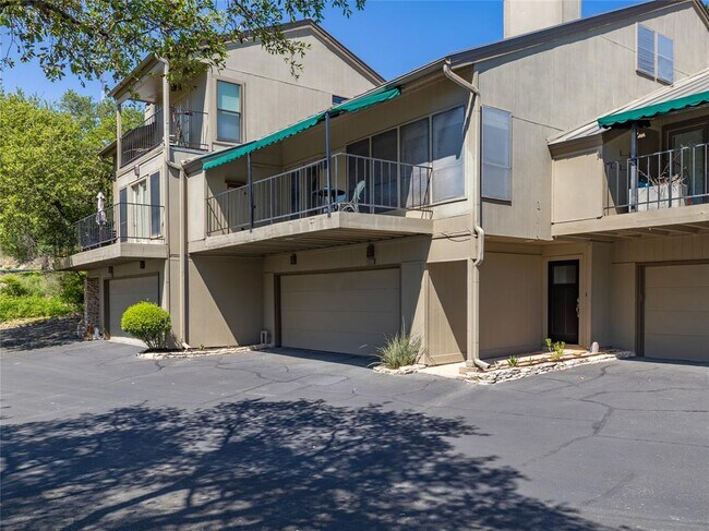 Building Photo - 1821 Westlake Dr