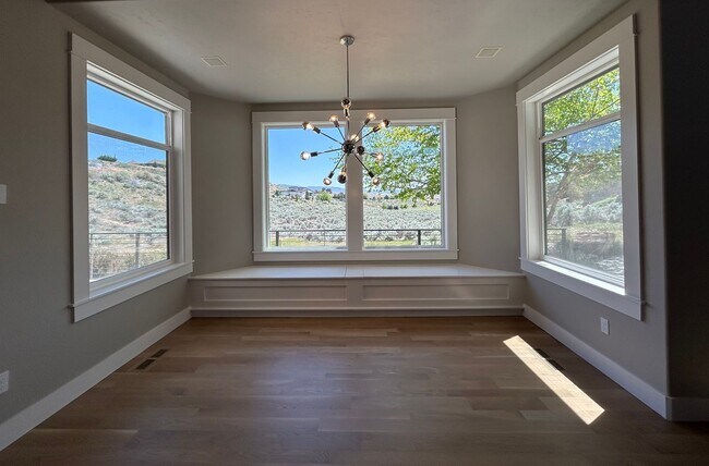 Building Photo - Luxury Living in StarView Estates - 4.98 A...