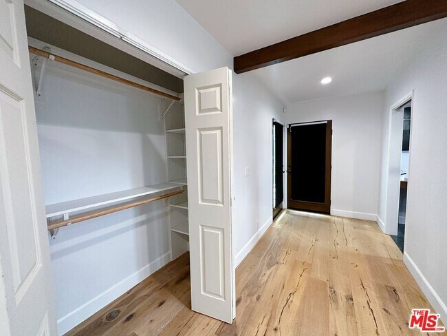 Building Photo - 6214 W 77th St