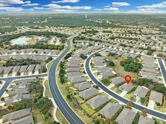 Building Photo - 704 Archer Ln