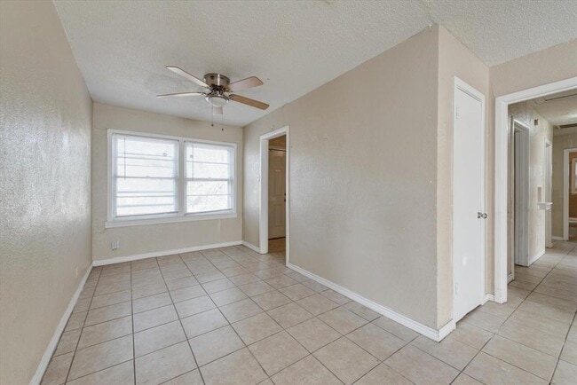 Building Photo - 1400 Wynn Terrace