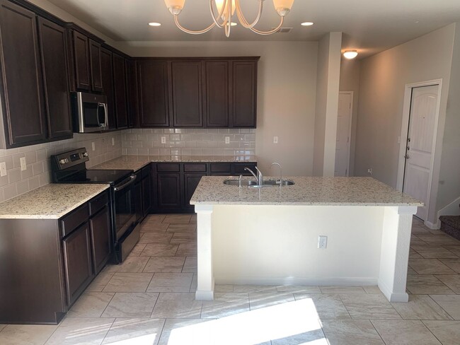 Building Photo - *COMING SOON* Comfort & Convenience – 2-Story Home with Fenced Backyard!