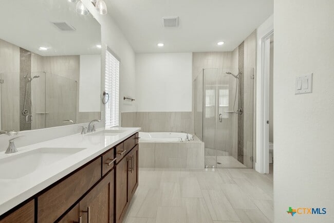 Building Photo - 1031 Lime Gruene