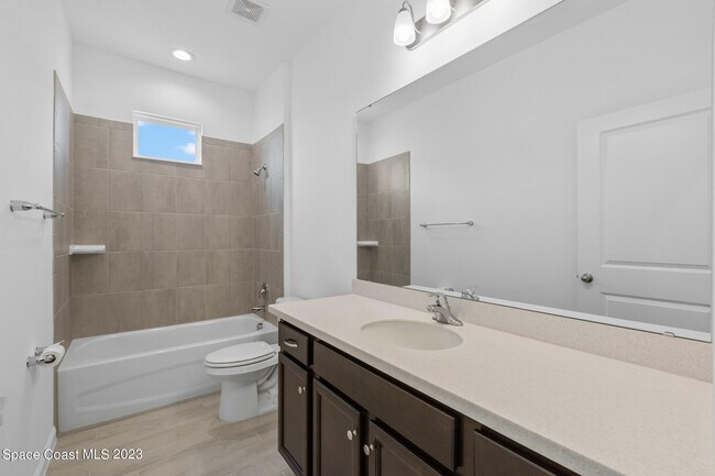 Building Photo - 285 Loymer Cir