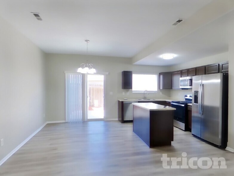 Building Photo - 652 Hailey Glenn View