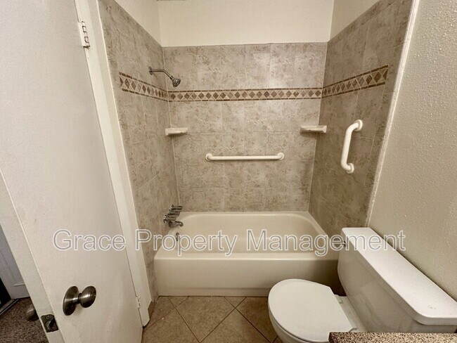 Building Photo - 7275 S Gaylord St