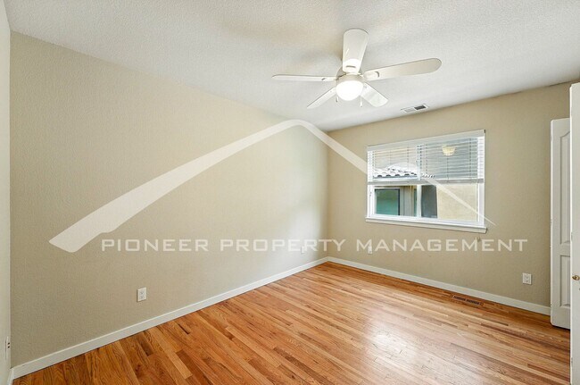 Building Photo - Luxury Meets Location – Impeccable 5BR Hom...