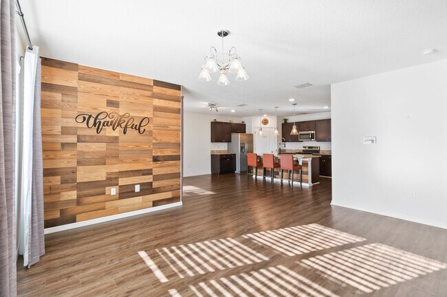 Building Photo - 4/2 Energy Efficient Home in St. Cloud w/ Fenced Back Yard