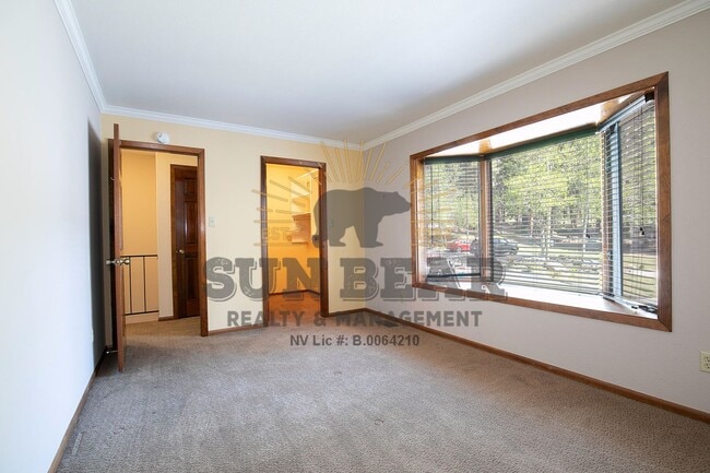 Building Photo - Gorgeous Condo in Central Incline - Dog fr...
