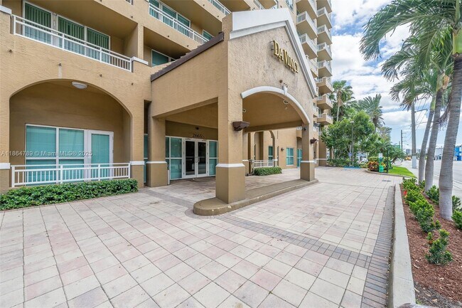 Building Photo - 2665 SW 37th Ave