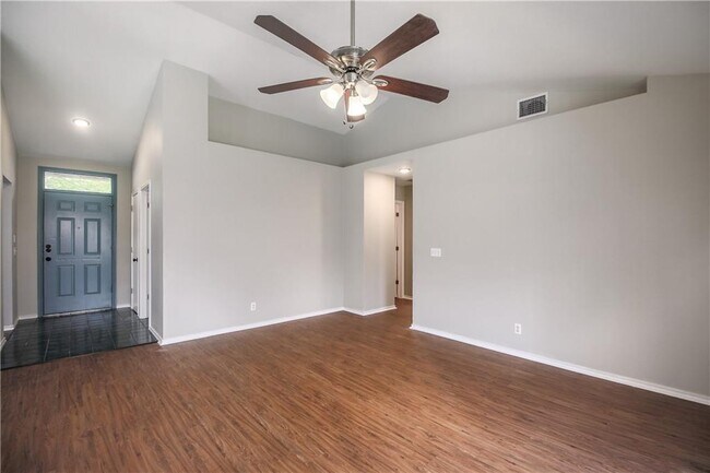 Building Photo - 3300 Reta Cove