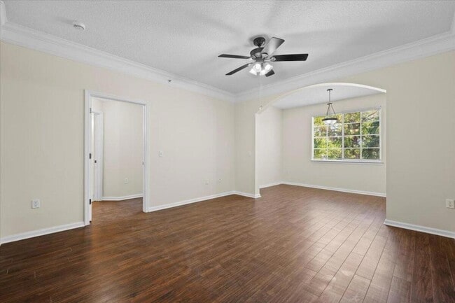 Building Photo - 6203 Myrtlewood Cir W