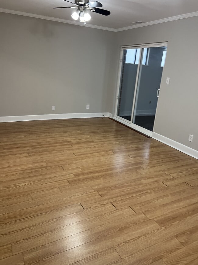 Building Photo - 5758 E Hastings Arch