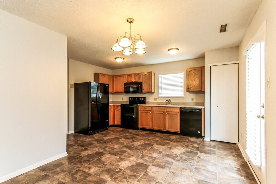 Building Photo - 1919 Orchid Bloom Ln