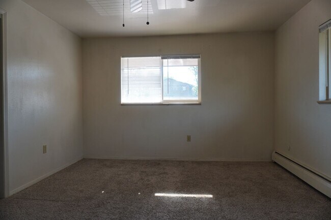 Building Photo - 1409 Utah St