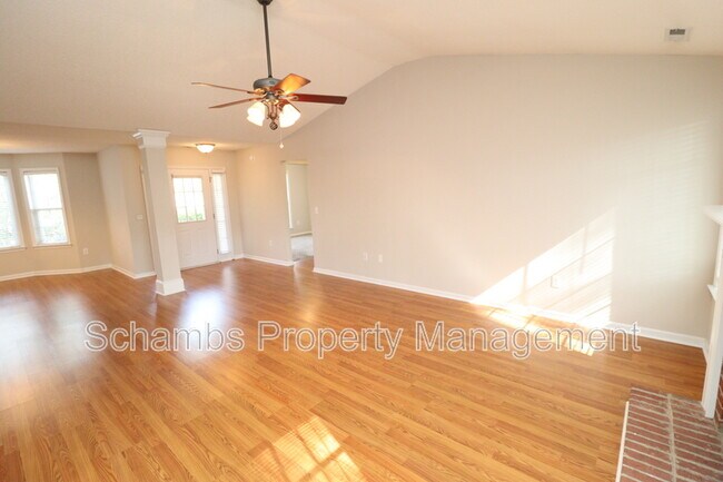 Building Photo - 305 Firefly Rd