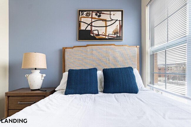 Building Photo - 400 Blake St