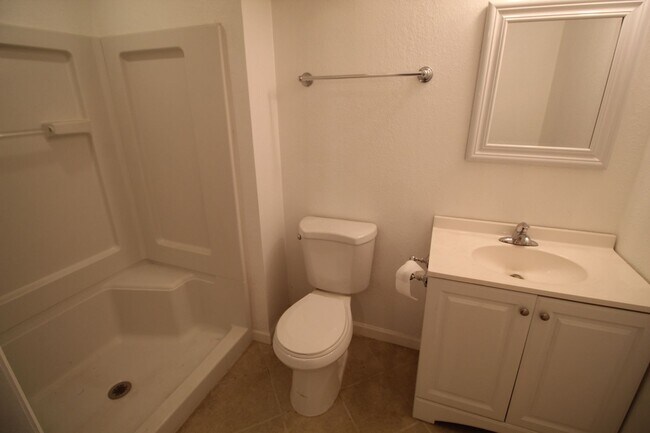 Building Photo - Great Home in West Greeley