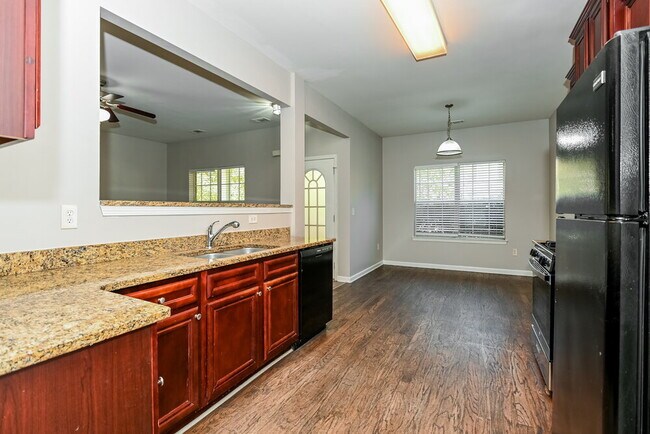 Building Photo - 309 Breeze Ct