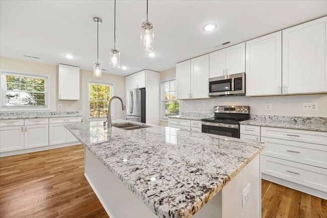 Building Photo - 2500 Kimbrough Cir