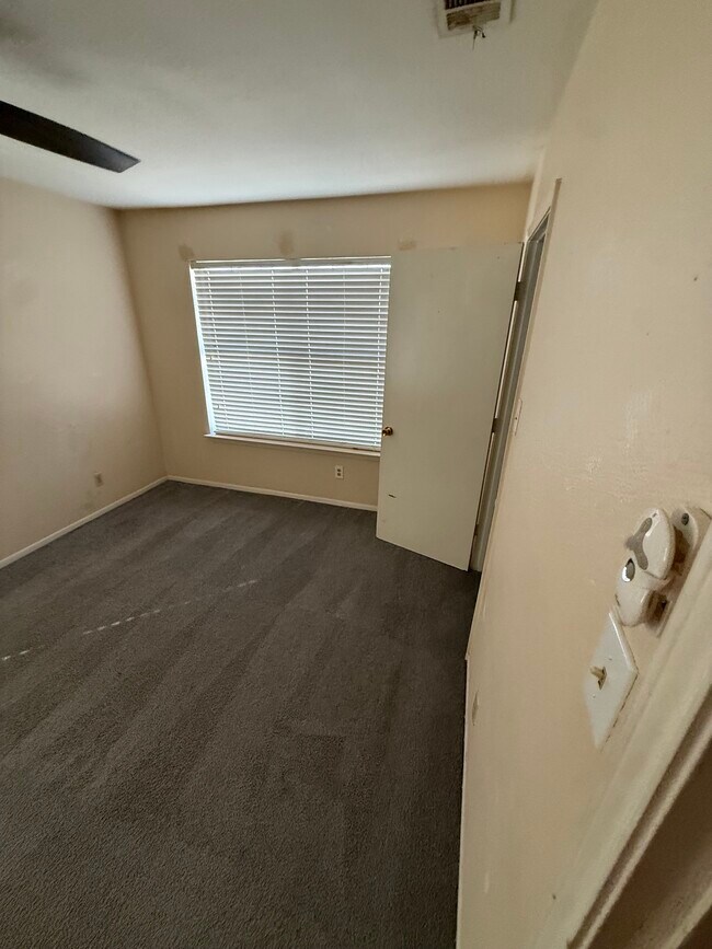 Building Photo - 534-536 Seagoville