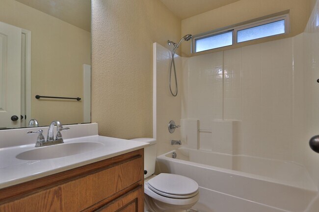 Building Photo - 4 bedroom beauty in Goodnight Ranch!